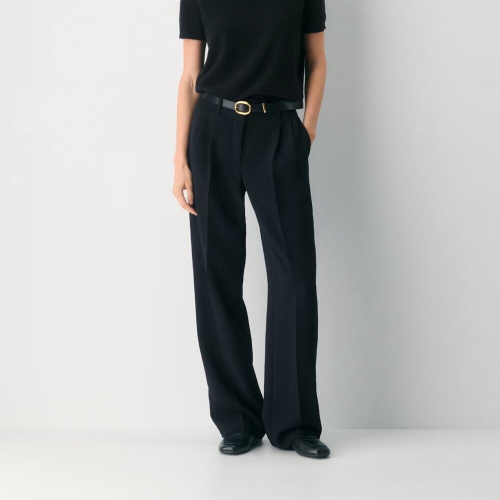 black low rise effortless pant